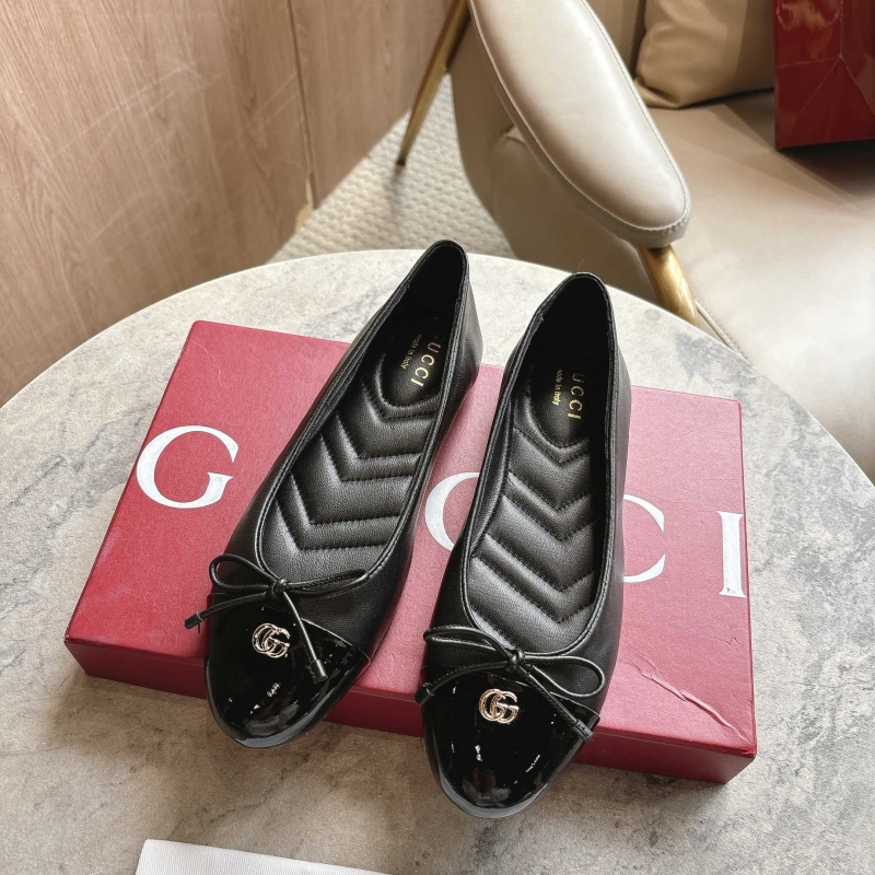 Gvc*1 flat shoes